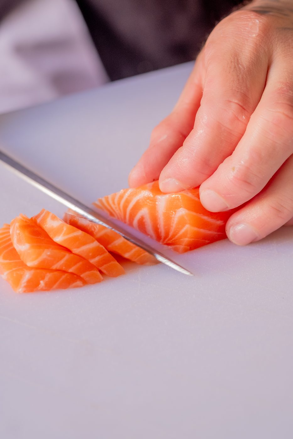Preparo do sushi na cozinha do Castelo Sushi